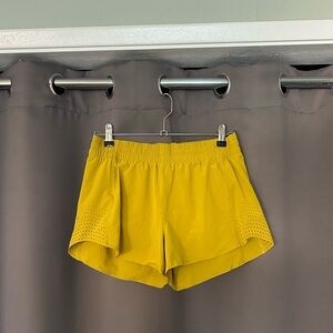 NWOT Athleta Hustle 3" Short